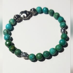 Elegant Green Beaded Bracelet